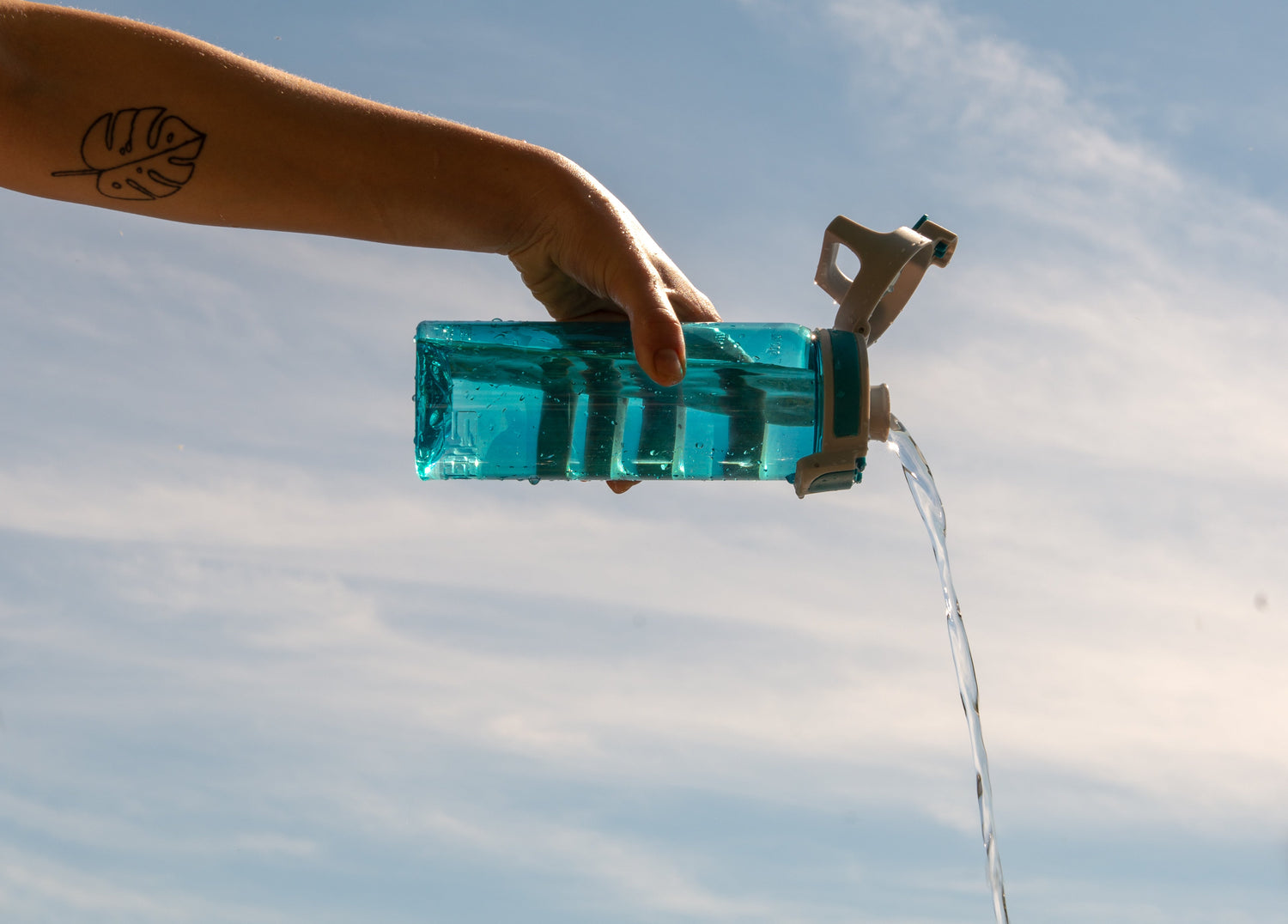 Wie viel Wasser am Tag? Rechner nach Körpergewicht und täglicher Bedarf