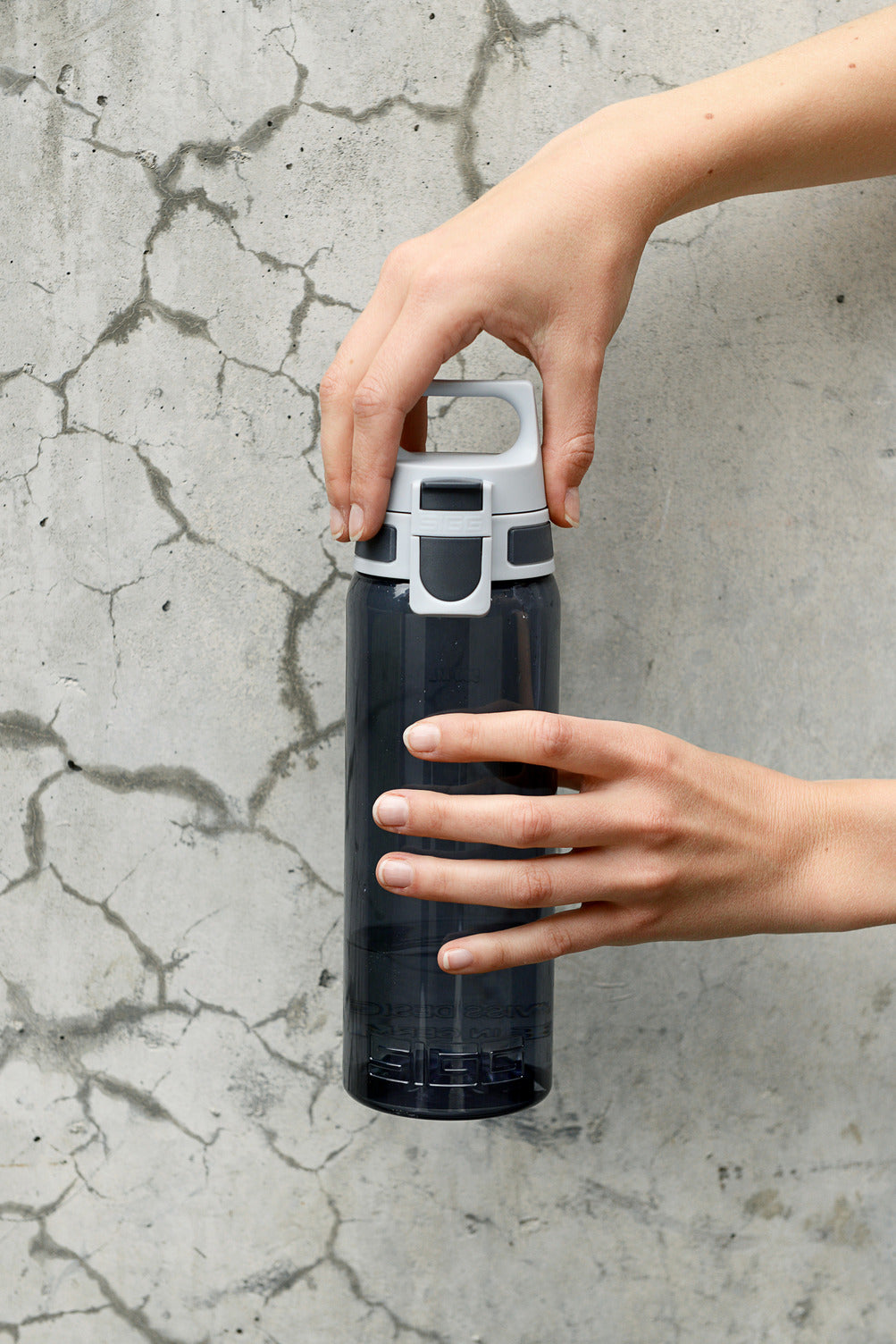 #farbe_anthracite#größe_0.6 l